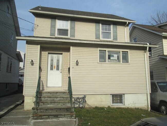 property at 2025 Ostwood Terrace