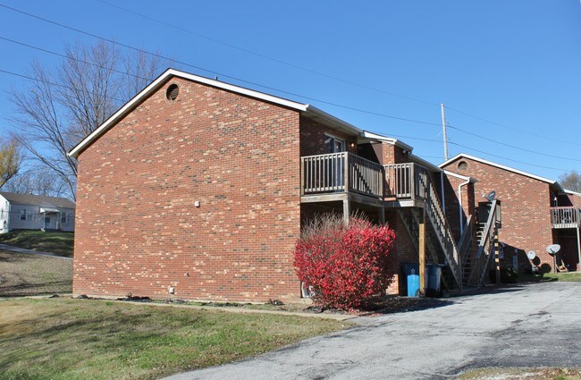 1350 Franklin Ave in Collinsville, IL - Foto de edificio - Building Photo