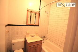 239 E 33rd St-Unit -4B in New York, NY - Building Photo - Building Photo