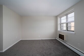 Algon Arms in Philadelphia, PA - Building Photo - Interior Photo