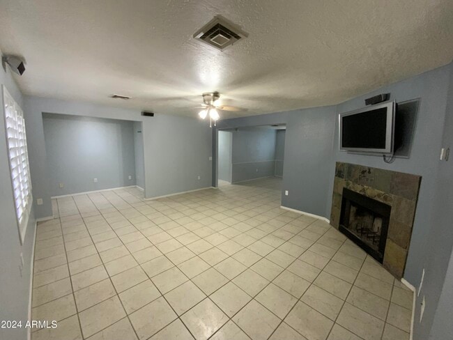 1513 E Mineral Rd in Gilbert, AZ - Building Photo - Building Photo