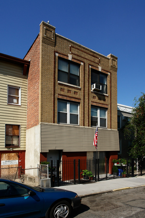 136 15th St in Brooklyn, NY - Building Photo