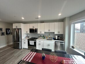 210 Old Colony Ave, Unit 301 in Boston, MA - Building Photo - Building Photo