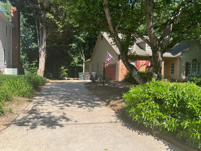 6409 Spyglass Dr in Greensboro, NC - Building Photo - Building Photo