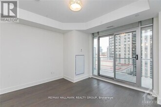 255 Bay St in Ottawa, ON - Building Photo - Building Photo
