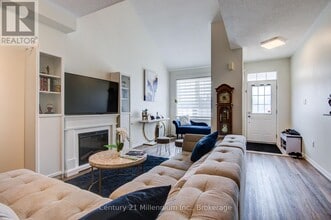 10 Providence Way in Wasaga Beach, ON - Building Photo - Building Photo