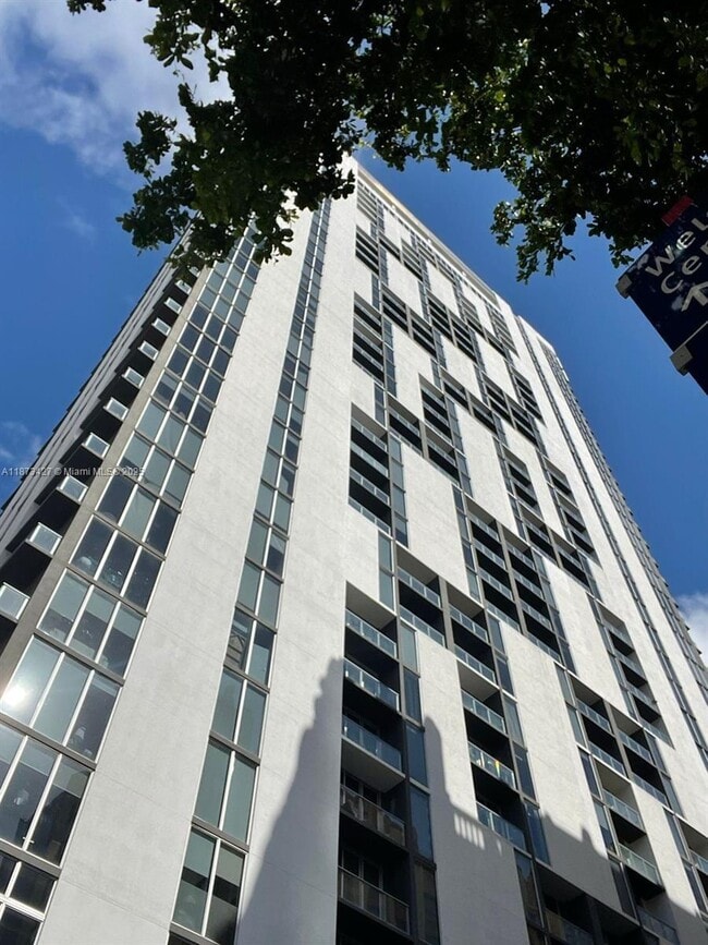 151 SE 1st St, Unit 1111 in Miami, FL - Foto de edificio - Building Photo