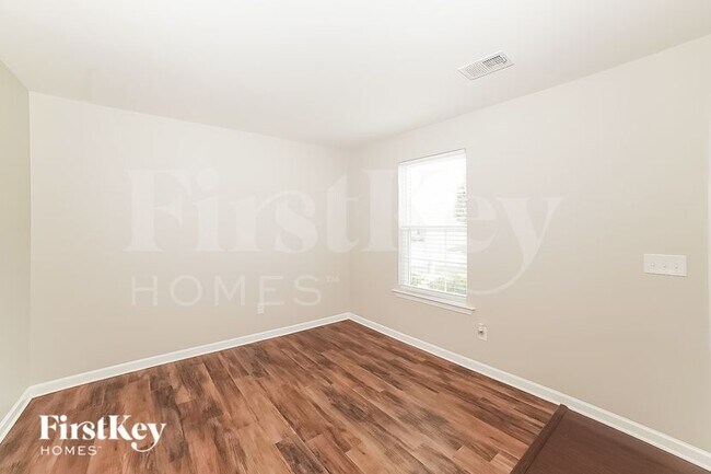 5720 Misty Hill Cir in Clemmons, NC - Foto de edificio - Building Photo