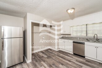 1240 4th Pl in Pleasant Grove, AL - Building Photo - Building Photo