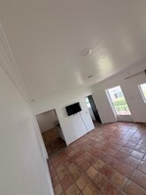10614 Shellyfield Rd in Downey, CA - Foto de edificio - Building Photo