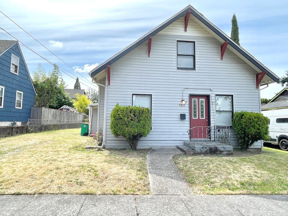 5855 NE 19th Ave in Portland, OR - Building Photo