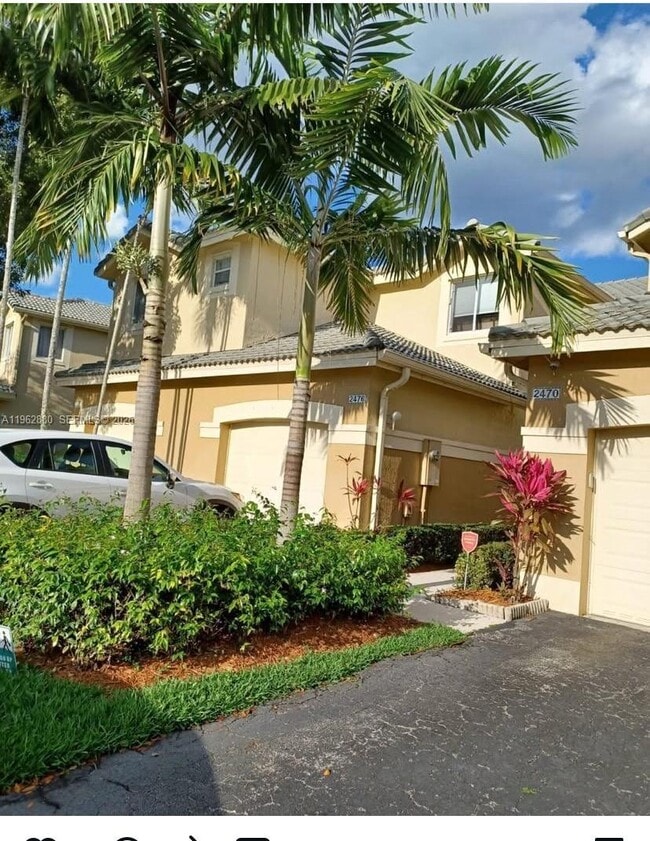 2476 Cordoba Bend in Weston, FL - Building Photo - Building Photo