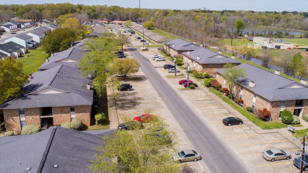 Seasons & Woodale Apartments in Monroe, LA