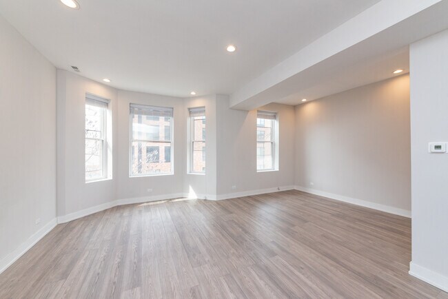 1907 S Racine Ave, Unit 2F in Chicago, IL - Building Photo - Building Photo
