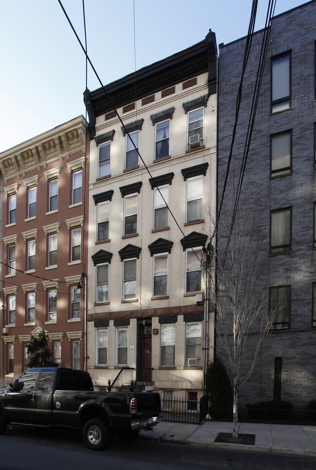 320 Jefferson St in Hoboken, NJ - Building Photo - Building Photo