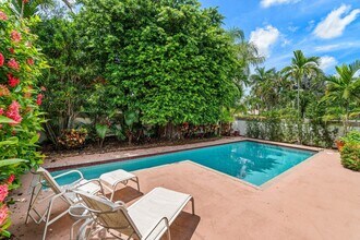 2082 NW 56th St in Boca Raton, FL - Building Photo - Building Photo