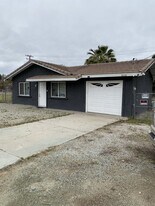 16510 Lakeshore Dr in Lake Elsinore, CA - Building Photo