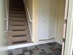 1102 Summer Hill Dr in South Windsor, CT - Building Photo - Building Photo