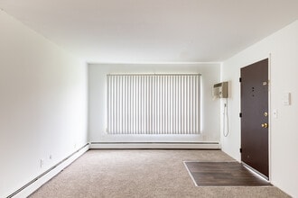 Outer Drive Manor Apartments in Melvindale, MI - Building Photo - Interior Photo