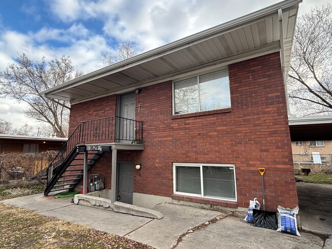 property at 1629 Talisman Cir N