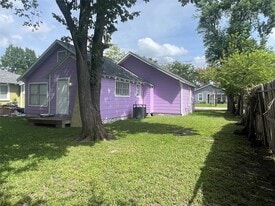 906 Fields St in Richmond, TX - Building Photo