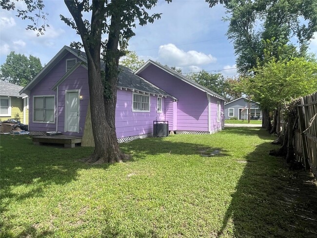 property at 906 Fields St