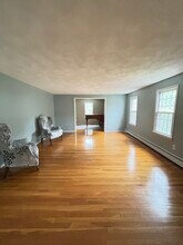 5 Freeman Cir in Lexington, MA - Foto de edificio - Building Photo