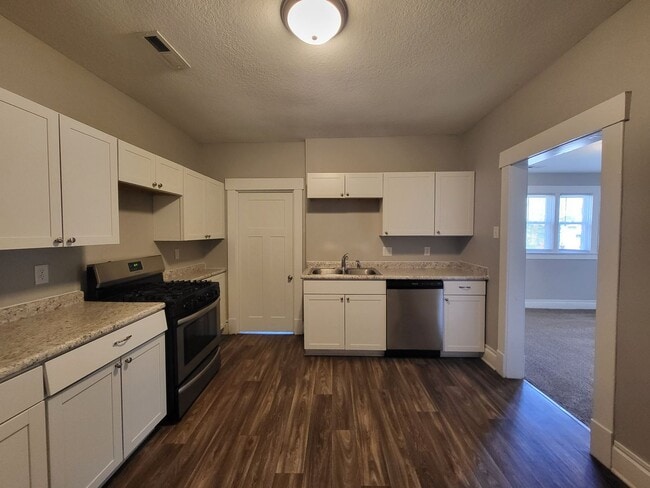 1364 Idaho St in Des Moines, IA - Building Photo - Building Photo