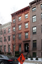 413 W 21st St in New York, NY - Building Photo - Building Photo