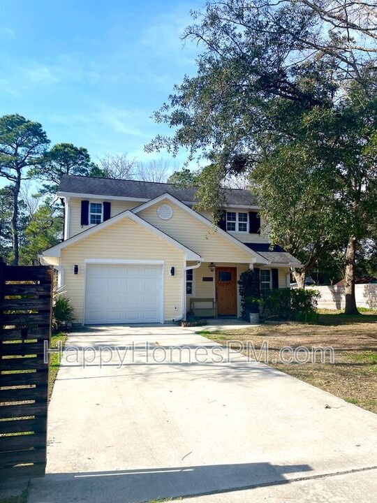 1562 Burnswick Dr in Johns Island, SC - Building Photo