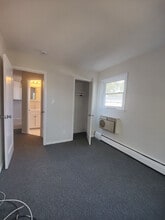 24213 Braddock Ave, Unit 3 in Bellerose, NY - Building Photo - Building Photo