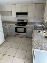 5223 NW 27th St in Lauderhill, FL - Building Photo