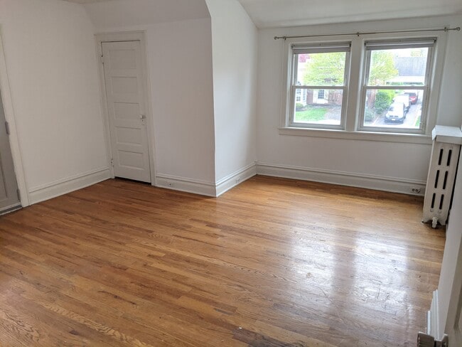 1608 W Broad St, Unit 2 in Bethlehem, PA - Building Photo - Building Photo