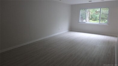 20 Southport Woods Drive in Fairfield, CT - Building Photo - Building Photo