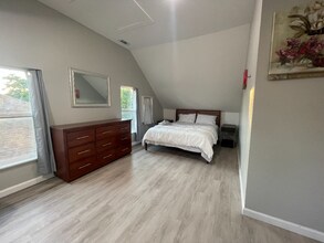 4522 E Washington St, Unit Unit 5 in Indianapolis, IN - Building Photo - Building Photo