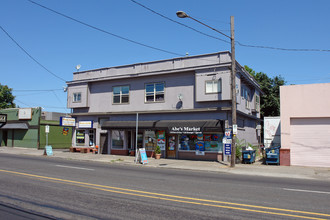 815-827 N Lombard St in Portland, OR - Foto de edificio - Building Photo