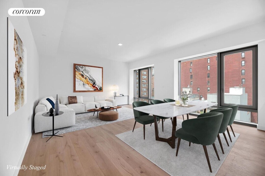 200 E 21st St in New York, NY - Building Photo