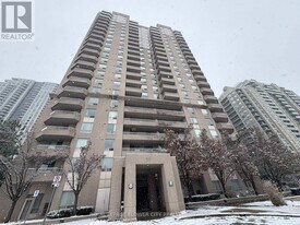 35 Empress Ave in Toronto, ON - Building Photo
