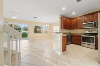 7009 Romana Way in Naples, FL - Foto de edificio - Building Photo