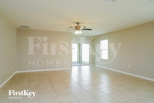 3186 Cozumel Ct in Cape Coral, FL - Foto de edificio - Building Photo