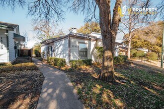 13721 Brookgreen Cir in Dallas, TX - Building Photo - Building Photo