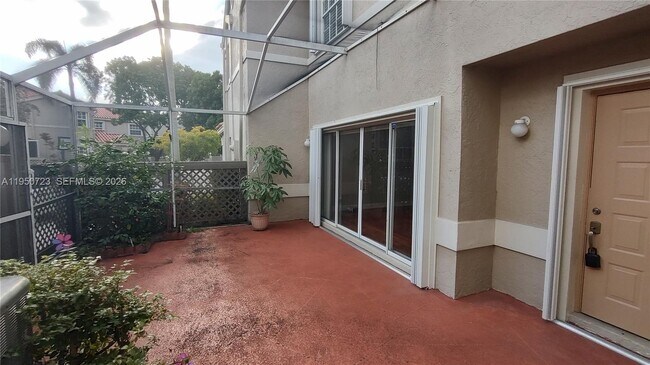 11045 Neptune Dr in Hollywood, FL - Building Photo - Building Photo
