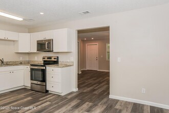 3216 1st Pl in Vero Beach, FL - Building Photo - Building Photo