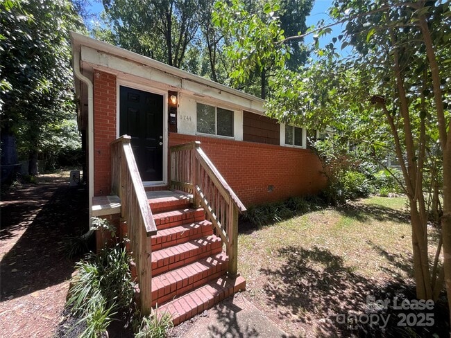 1744 Academy St in Charlotte, NC - Building Photo - Building Photo
