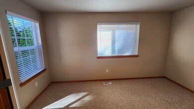 329 Yakima Pl SE in Renton, WA - Building Photo - Building Photo