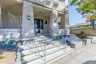 630 W Washington St in San Diego, CA - Foto de edificio - Building Photo