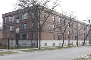 121-127 N Kostner Ave Apartamentos