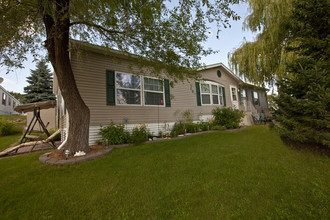 Rambush Estates in Burnsville, MN - Foto de edificio - Building Photo