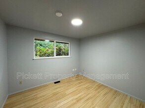 3100 Armstrong Ln NE in Bremerton, WA - Building Photo - Building Photo