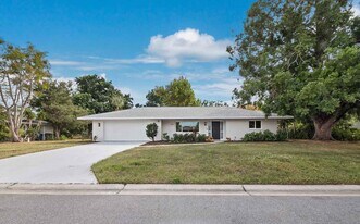 3142 Rose St in Sarasota, FL - Building Photo